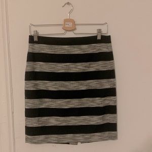 Put on some stilettos and show off those KNEES! Size 6P miniskirt